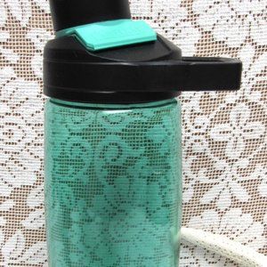 CAMELBAK Water BOTTLE Coastal Green BPA Free Magnetic Cap 750 mL Tritan Renew